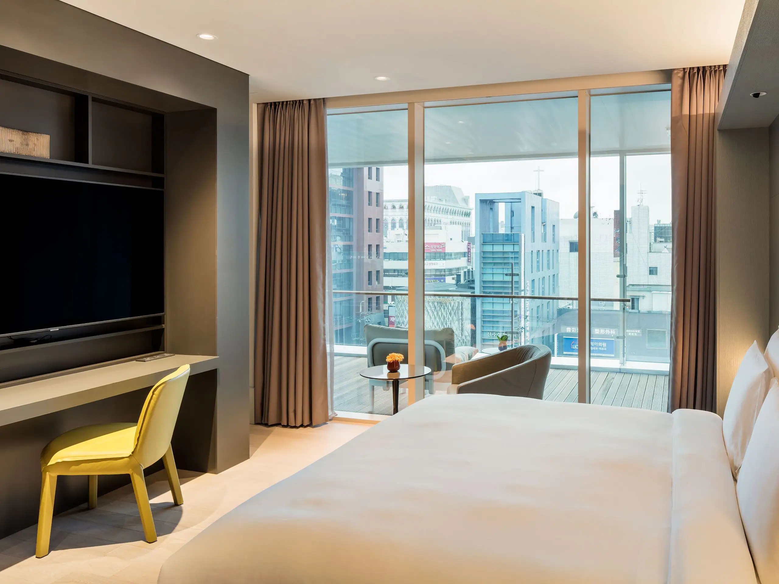 Why Visitors Recommend Yeoksam Pool Salon